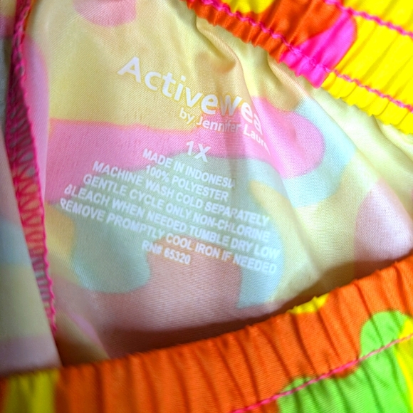 NWT- 1X- Activewear by Jennifer Lauren Shorts - Picture 4 of 4